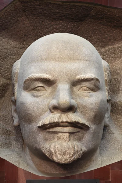 lenin heykeli