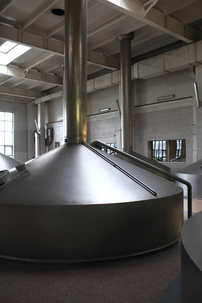 Zbiorniki ze stali nierdzewnej fermentacji — Zdjęcie stockowe