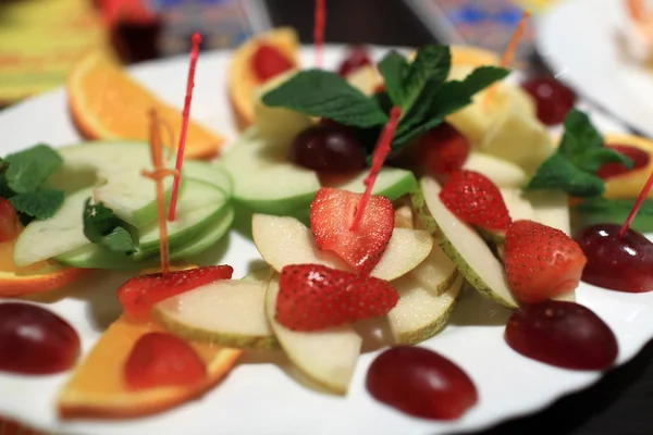 Sliced of various fruits — Stock Photo, Image