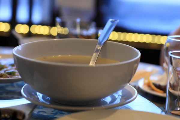 Bowl of peking duck broth — Stock Photo, Image