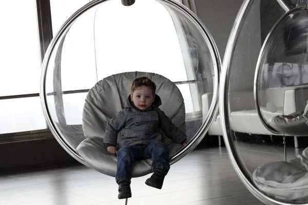 Niño en observatorio — Foto de Stock