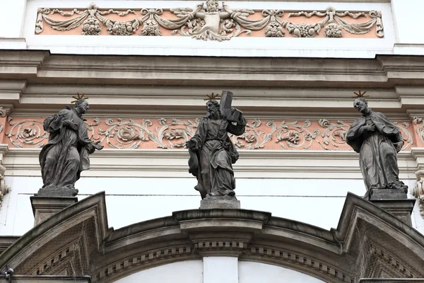 Sculptuur van de kerk van st. ignatius — Stockfoto