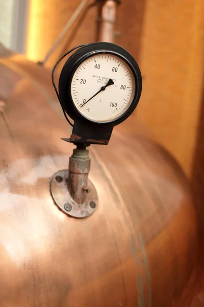 Thermometer on the tank — Stock Photo, Image