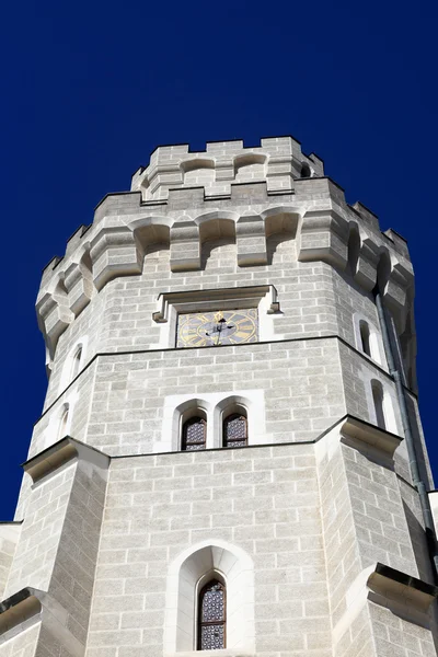 Toren van kasteel in hluboka nad vltavou town — Stockfoto