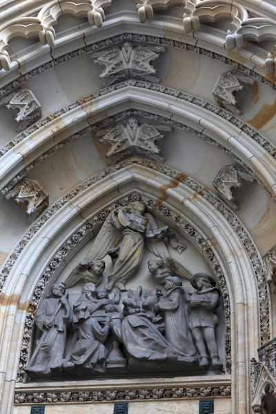 Sculpture of tympanum St. Vitus Cathedral — Stock Photo, Image