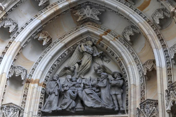 Part of tympanum St. Vitus Cathedral — Stock Photo, Image