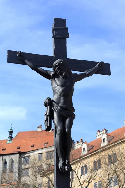 Kruzifix in der Nähe der Burg Cesky krumlov — Stockfoto