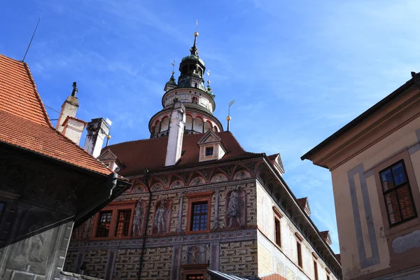 Widok zamku cesky krumlov z podwórka — Zdjęcie stockowe