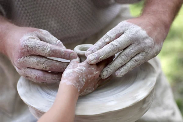 Learning pottery — Stock Photo, Image