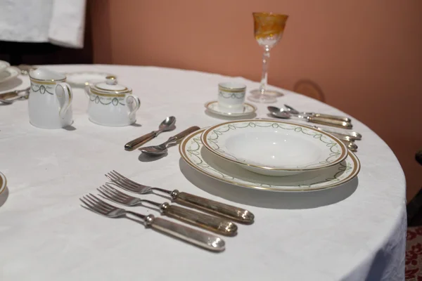 Cutlery on the round table — Stock Photo, Image
