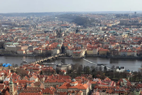 Skyline de Praga a partir de Petrin Hill — Fotografia de Stock