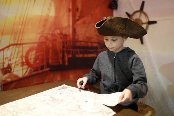 Portrait Child Cocked Hat Examines Map — Stock Photo, Image