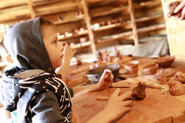 Child Making Clay Crafts Table Workshop — Stock Photo, Image