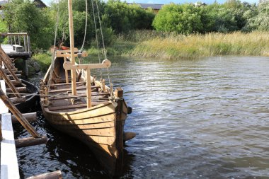Ladoga Gölü, Karelia 'da vintage viking ahşap tekne