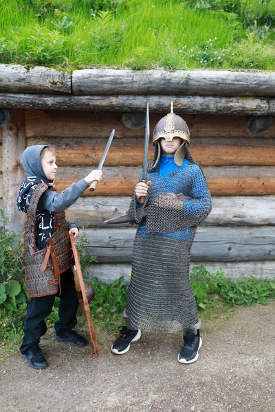 Kinderporträt Der Rüstung Der Wikinger Karelien — Stockfoto