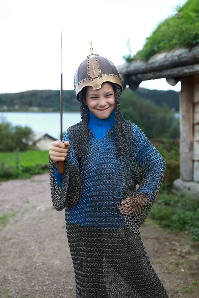 Portrait Garçon Dans Armure Viking Carélie — Photo