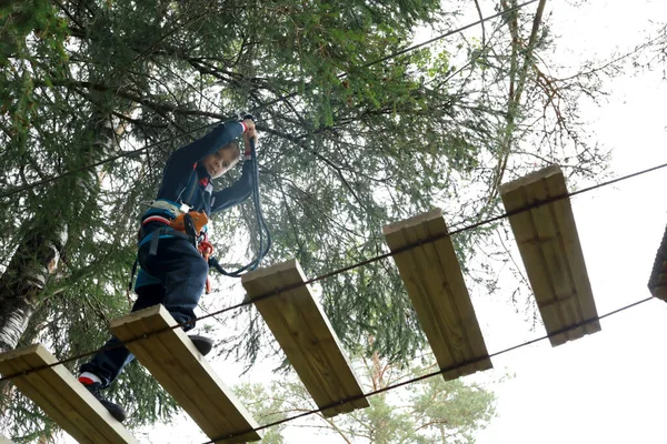 Kid Passing Obstacle Course Rope Park Karelia — Stock Photo, Image