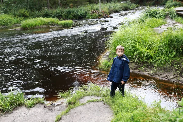 Dzieciak Parku Doliny Wodospadów Karelia — Zdjęcie stockowe