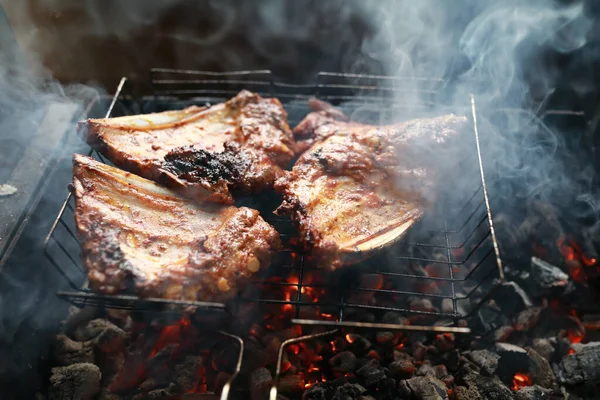 Cocinar Costillas Cerdo Parrilla Gazebo — Foto de Stock
