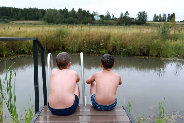 Children Sitting Wooden Bridge Pond Karelia — Stock Photo, Image