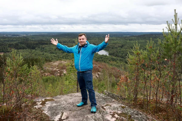 Portret Van Mens Berg Hiidenvuori Zomer Karelia — Stockfoto