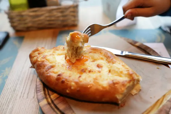 Person Eating Adjarian Khachapuri Georgian Restaurant — Stock Photo, Image