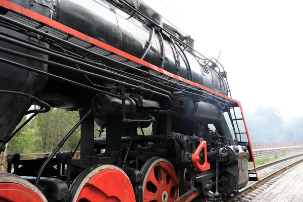 Tren Istasyonundaki Klasik Buhar Lokomotifinin Ayrıntıları — Stok fotoğraf