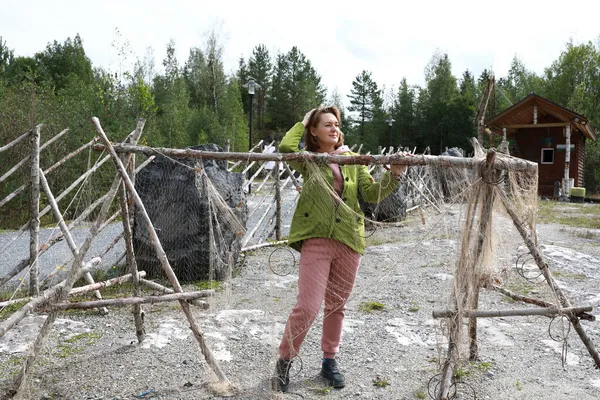 Woman Next Old Fishing Nets Hanging Wooden Stand Karelia — Stock Photo, Image