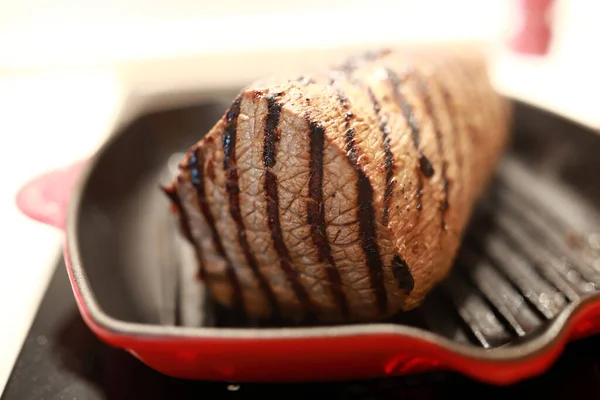 Cooking Roast Beef Grill Pan Kitchen — Foto Stock