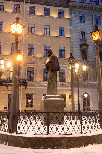 Denkmal Für Nikolai Gogol Petersburg Winter Bei Nacht — Stockfoto