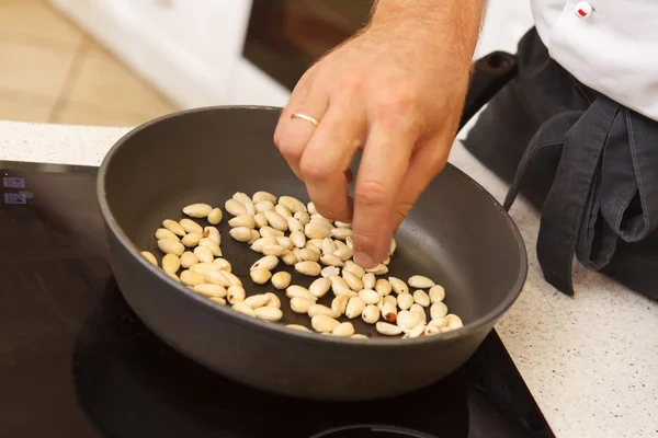 Chef preparing almonds — Stock Photo, Image