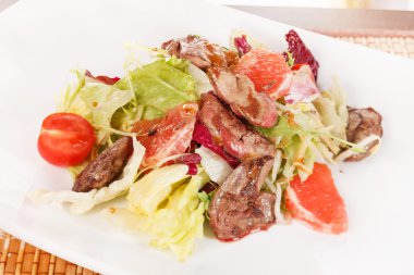 sığır eti ve greyfurt salatası