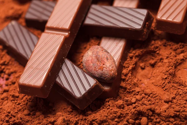 Cioccolato con fagioli di cacao — Foto Stock