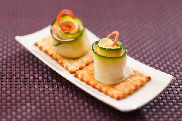 Canapé con pepino —  Fotos de Stock