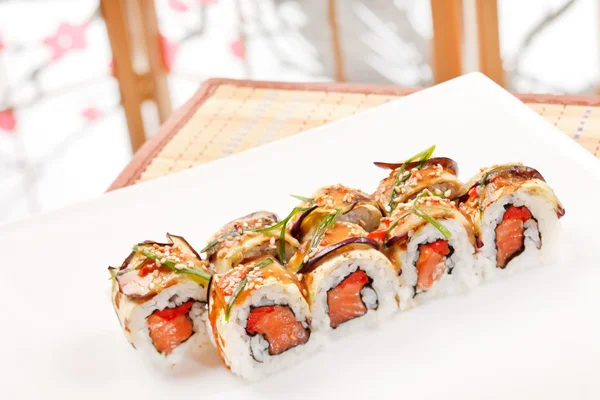Sushi s lilkem a losos — Stock fotografie