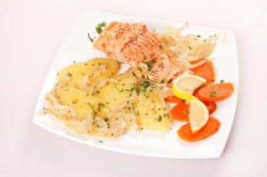 patates ile Somon fileto