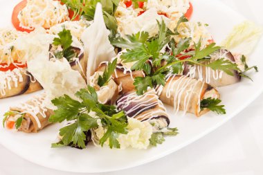 sebze süzme peynir ile doldurulmuş