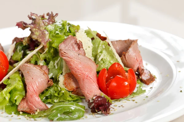 Insalata con carne — Foto Stock