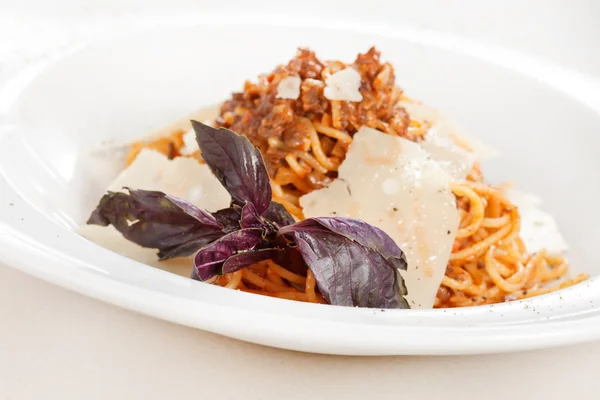 Pasta met vleessaus — Stockfoto