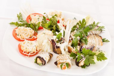 sebze süzme peynir ile doldurulmuş