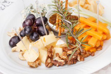 üzüm ve ballı Peynir tabağı