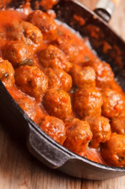 domates soslu köfte