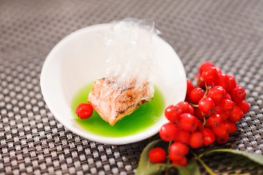 jöle ile ızgara somon