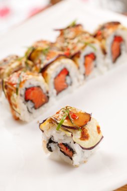 patlıcan ve somon suşi