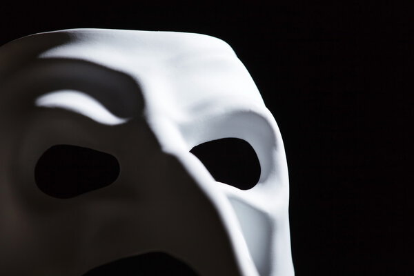 белая маска
