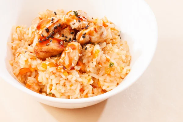 Рис с курицей — стоковое фото