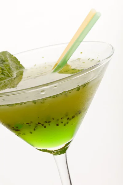 Cocktail mit Kiwi — Stockfoto