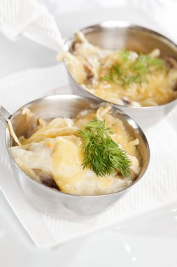 Julienne mantar ve peynir