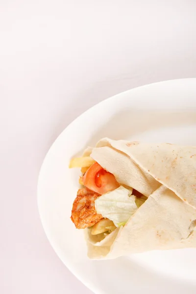 Tortilla con carne y verduras —  Fotos de Stock