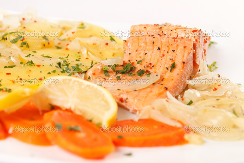 Salmon fillet with potatoes